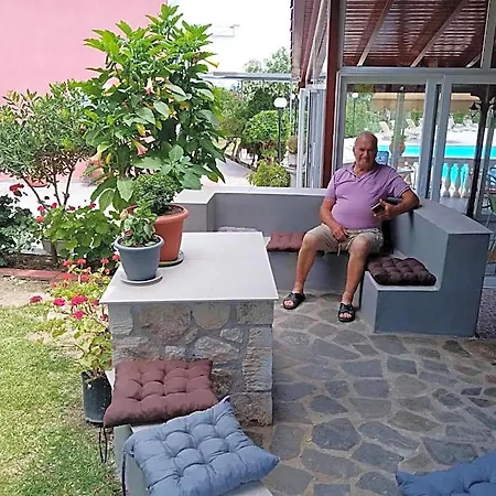 Otel Amazona And