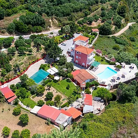 Amazona And Otel Valsamata